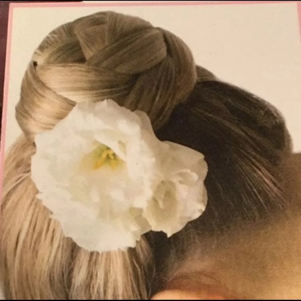 Hair extension/ bun - Picture 3 of 7